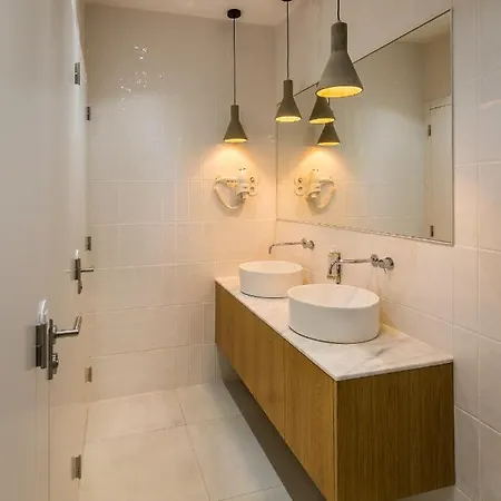 אכסניה Gallery *