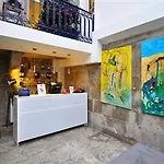 Gallery Hostel Porto